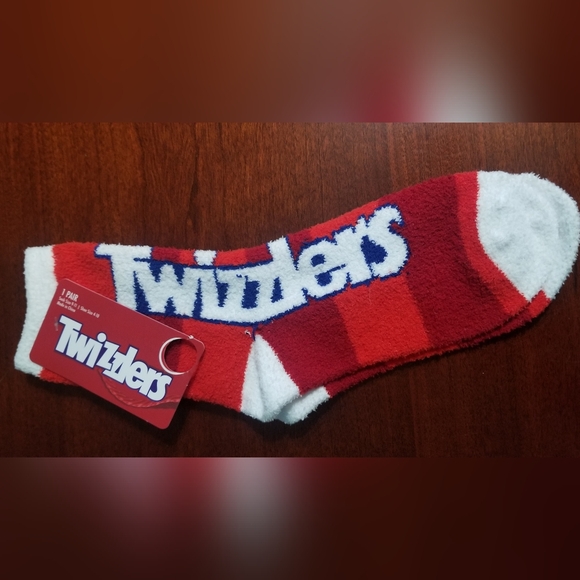 Twizzlers Licensed Fuzzy Soft Socks  Womens/Girls NWT - Picture 4 of 6